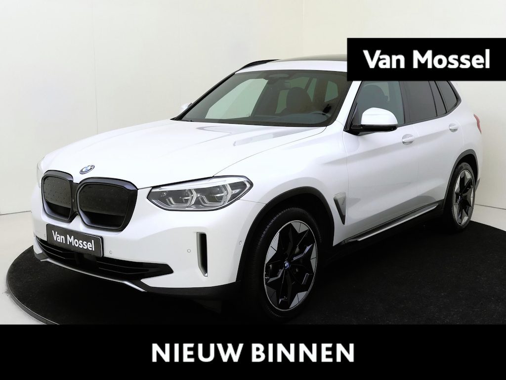 BMW iX3 High Executive 80 kWh | Shadow line pack | Trekhaak | Panoramadak | Apple carplay | Stoelverwarming