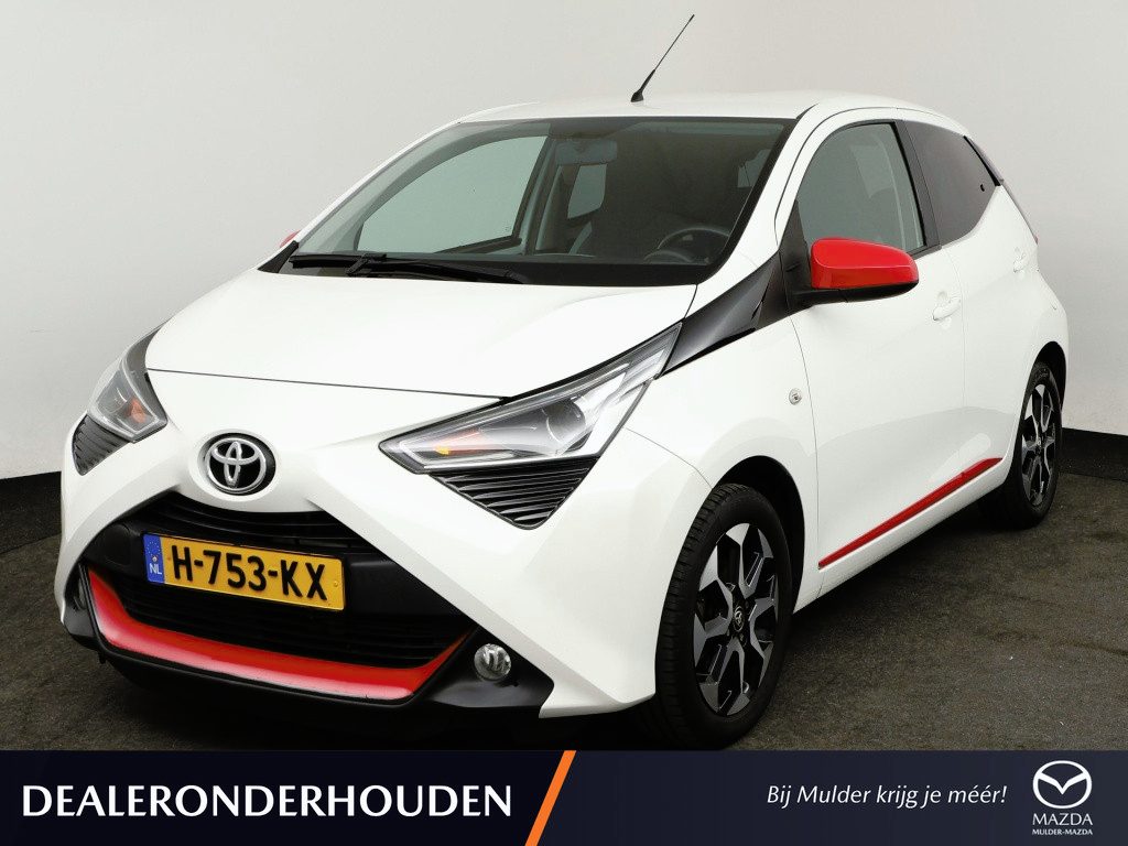 Toyota Aygo 1.0 VVT-i x-joy | CarPlay • Climate • Camera • 15 inch • NAP
