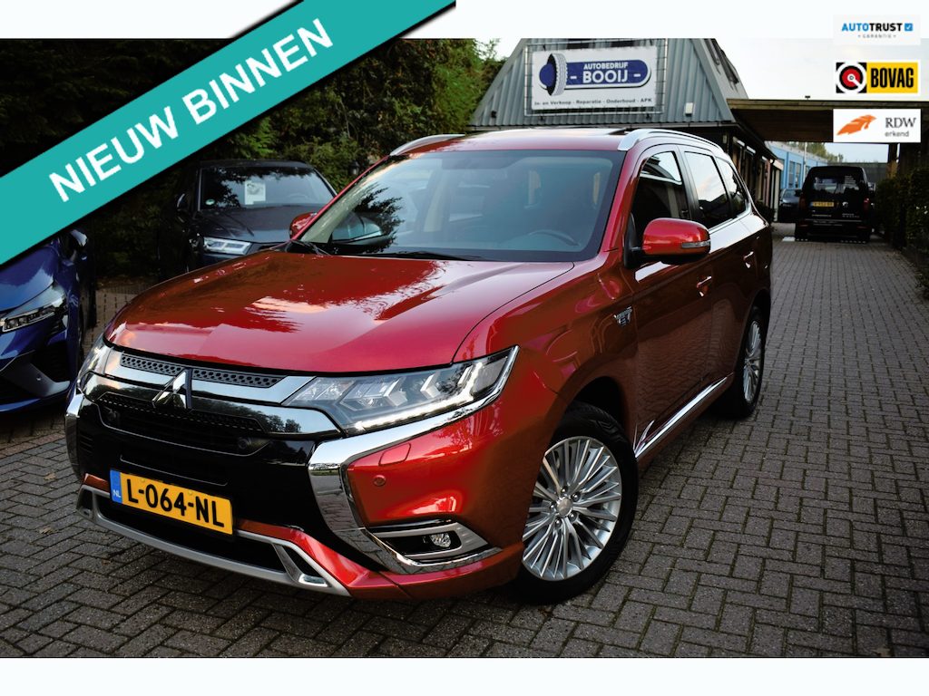 Mitsubishi Outlander 2.4 PHEV Intense+ SCHUIF/KANTELDAK/CRUISE/CARPLAY/AIRCO-ECC/NAVI/NL-AUTO/CAMERA 360 GR/TREKH/XENON/PDC V+A