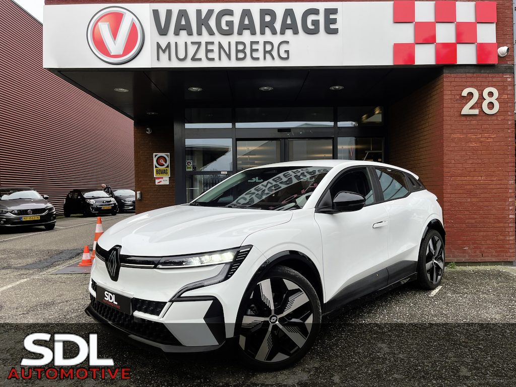Renault Megane E-Tech EV40 Standard Charge Equilibre // LED // DIGITAL COCKPIT // CAMERA+SENSOREN // APPLE-ANDROID AUTO // LM VELGEN 20" //
