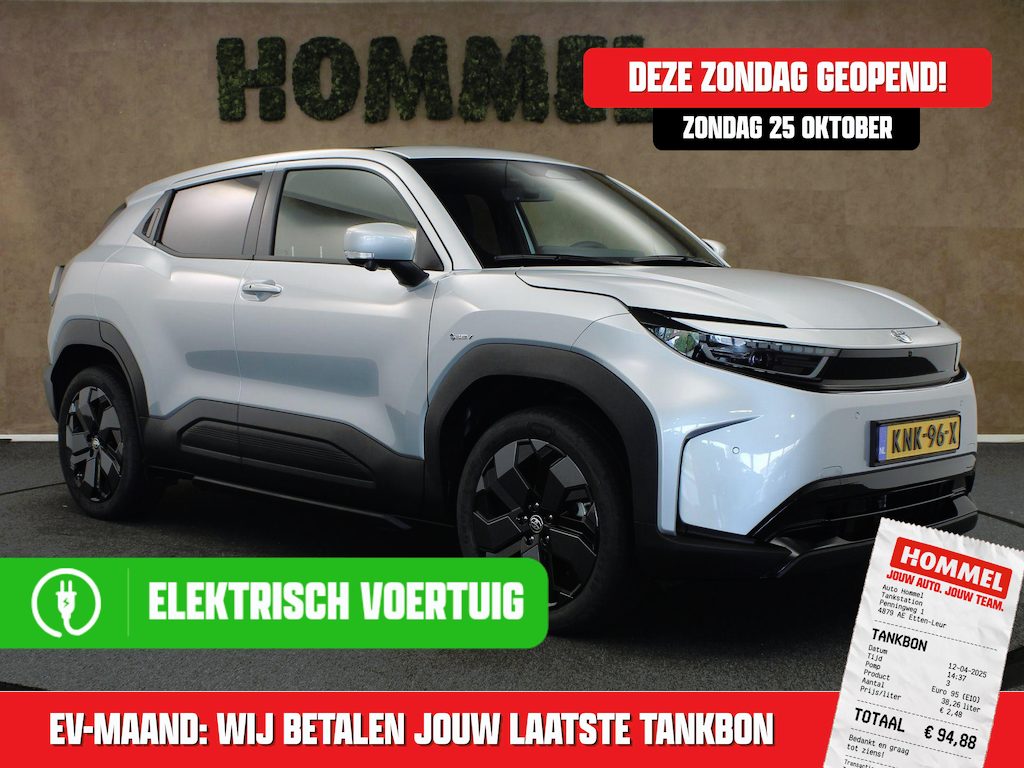 Toyota Urban Cruiser Executive 61 kWh DEMO - ORIGINEEL NEDERLANDSE AUTO - 3 FASE LADEN - PANORAMADAK - PARKEERSENSOREN VOOR EN ACHTER - DODEHOEK DETECTIE - NAVIGATIE - 360 GRADEN CAMERA