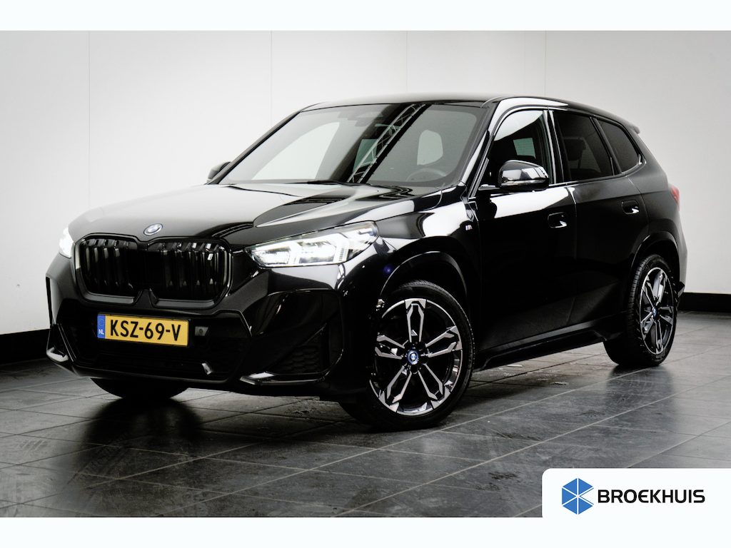BMW iX1 xDrive30 67 kWh M Sport Edition 313PK | M- Sport | Stoel+Stuurwielverwarming | Camer Achter | Keyless |