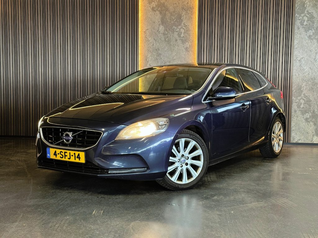 Volvo V40 1.6 D2 Momentum NAVI AIRCO CRUISE LEES AD