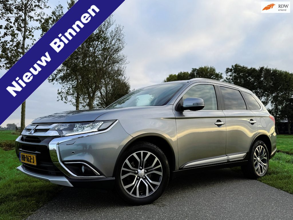 Mitsubishi Outlander 2.0 Instyle 4WD Automaat | 7 Persoons | Leder | Schuif-/Kanteldak | Camera | Trekhaak | Xenono | PDC | ACC |