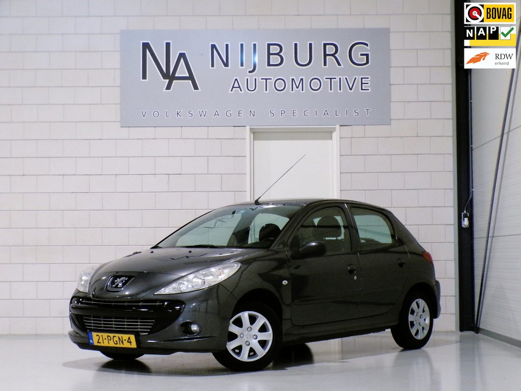 Peugeot 206+ 1.4 XS "Origineel NL!" Trekhaak Bluetooth Airco Garantie 4-seizoenen banden Nieuwe-APK ! Zeer nette & goede auto !