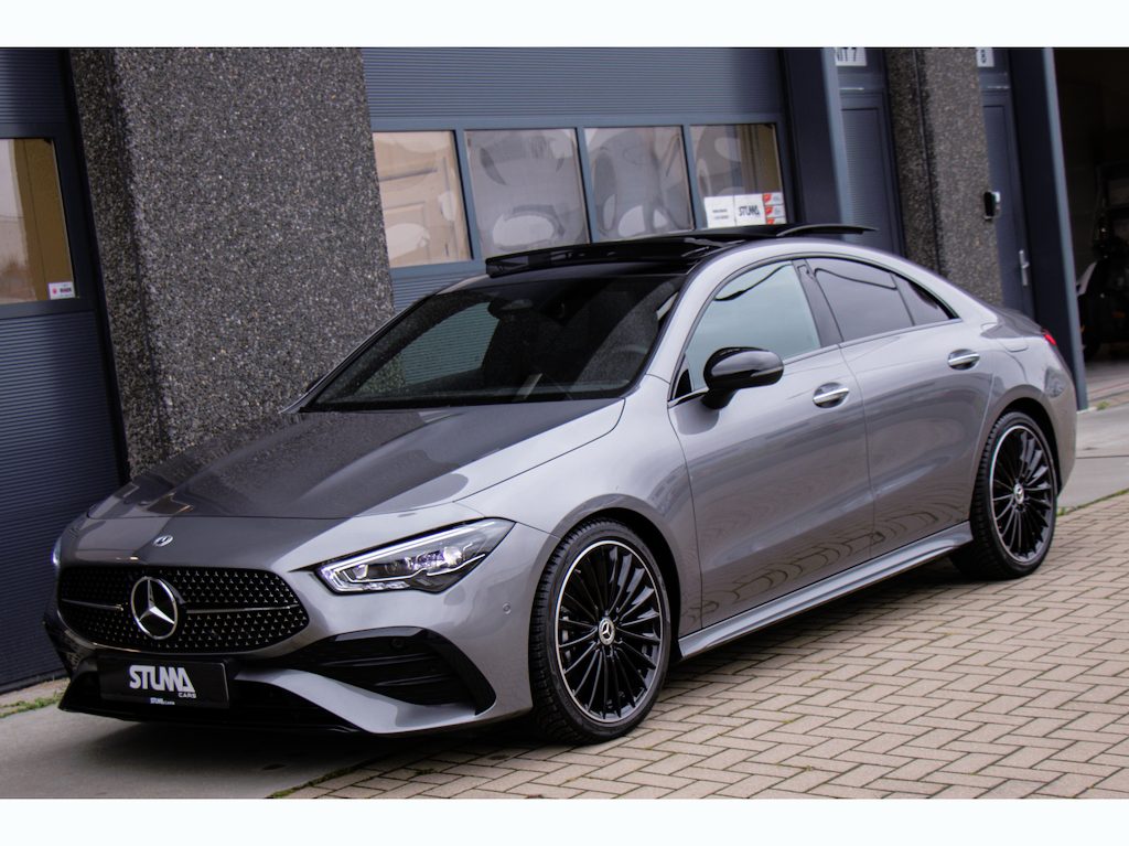Mercedes-Benz CLA 180 AMG Line | Facelift | Night | Pano | Multibeam LED | Keyless | Camera | Carplay Voorbereiding | Sfeer | ACC | DAB | Stoelverwarming | 19 Inch | Climate | Dealer Onderhouden | Garantie