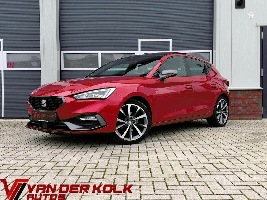 SEAT Leon 1.5 eTSI FR Automaat | Panorama | Virtual Cockpit | Camera | CarPlay | Climate | Adaptive Cruise | Navigatie | Stoelverwarming | Trekhaak