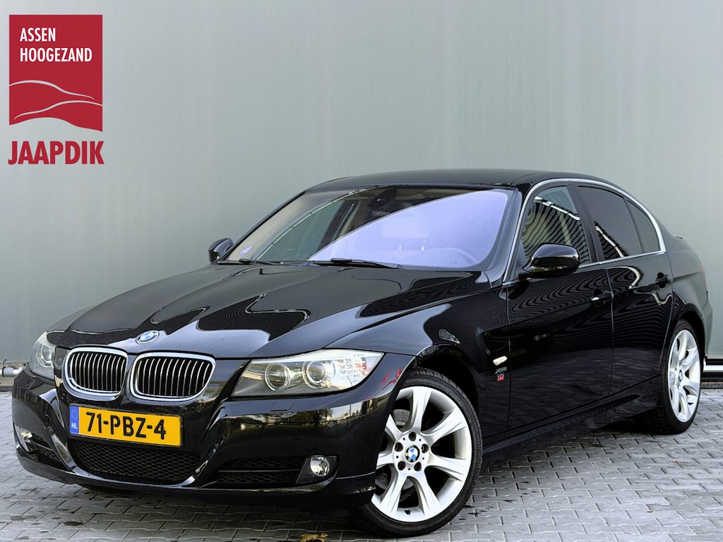 BMW 3-Serie BWJ 2011 | 325i 218PK Business Line | TREKHAAK | LEER | NAVI | CLIMA | PDC 2X | CRUISE | LICHTMETAAL | DONKER GLAS |