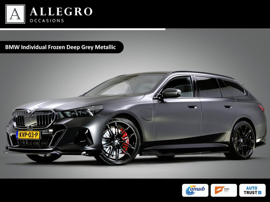 BMW 5-Serie Touring 550e xDrive M-Sport (MAXTON, 4-WIELBESTURING, PANO, HARMAN/KARDON, STOELVENTILATIE, HEAD-UP, SFEERVERLICHTING)