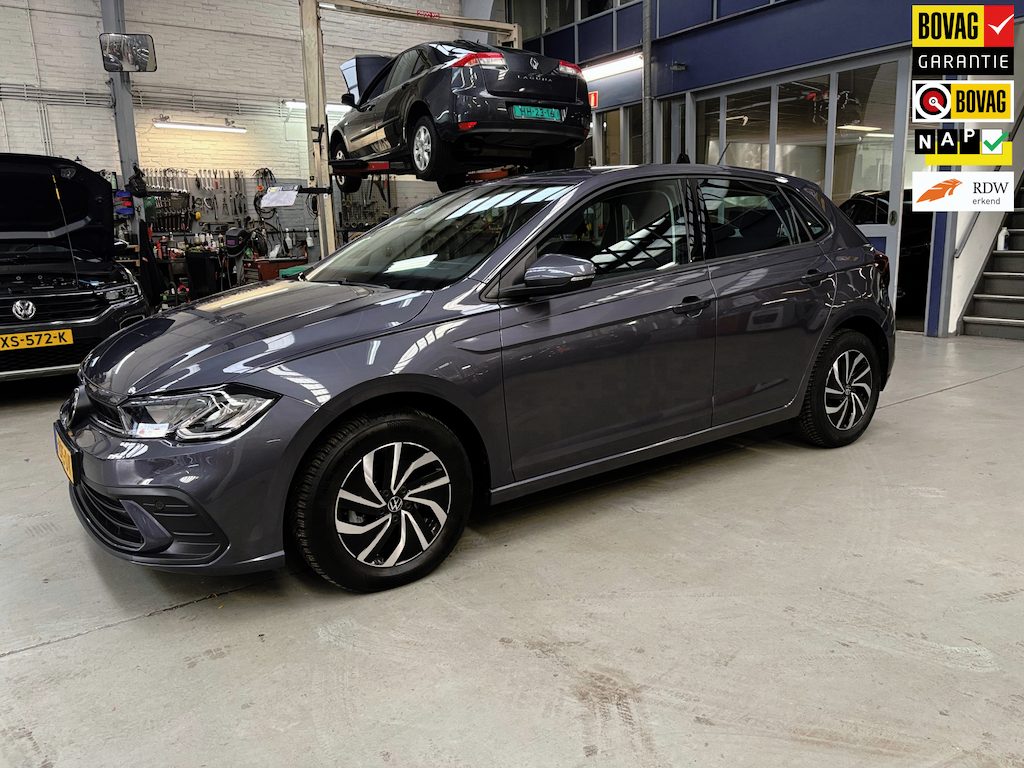 Volkswagen Polo 1.0 TSI Life DSG | Apple carplay / Android auto | Pdc V+A | Cruise control | All season | NAP | Rijklaar prijs!