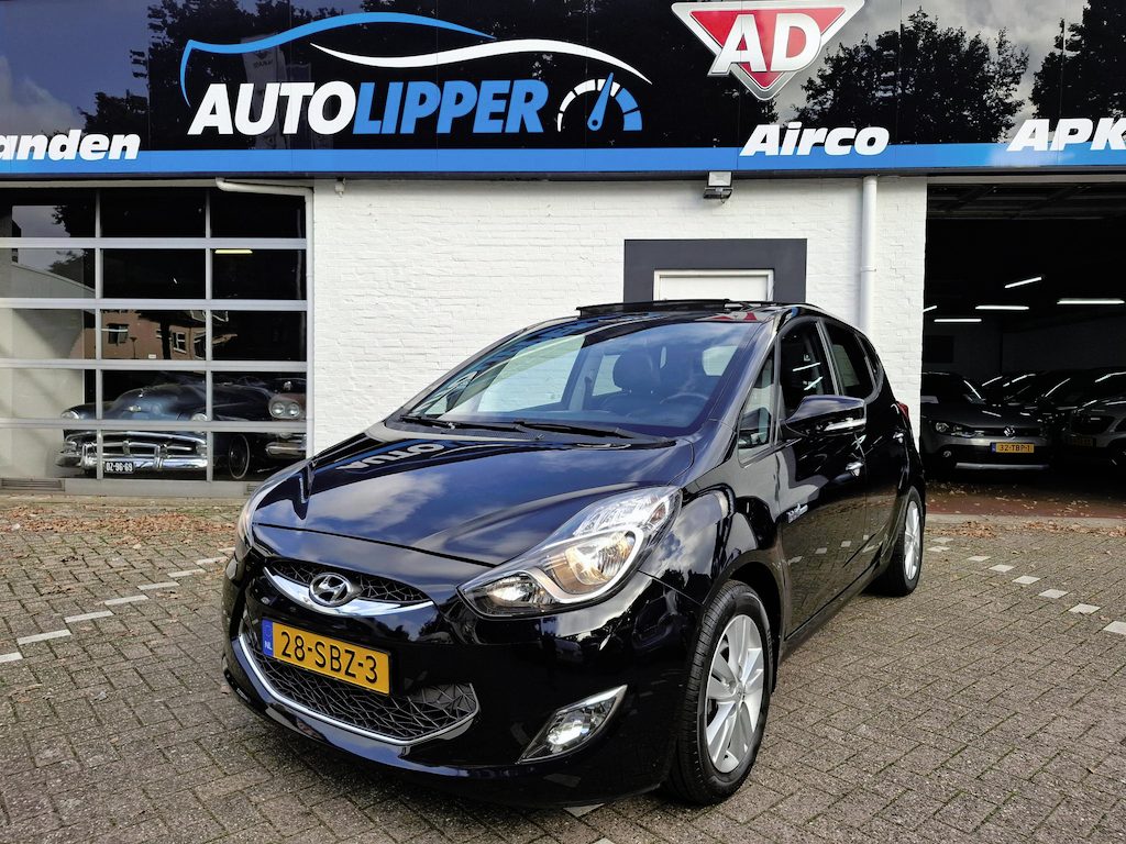Hyundai ix20 1.6i i-Catcher /Nieuwe apk bij aflevering/Dealer onderhouden/Airco/Camera/navigatie/Panoramaraam/Lm velgen/Trekhaak/Leder interieur