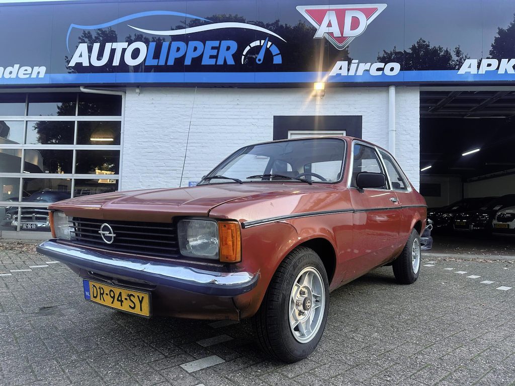 Opel Kadett 1.2N /Apk 21-05-2027/Radio/Trekhaak/Diverse documentatie/ATS wielen/Set stalenvelgen erbij.