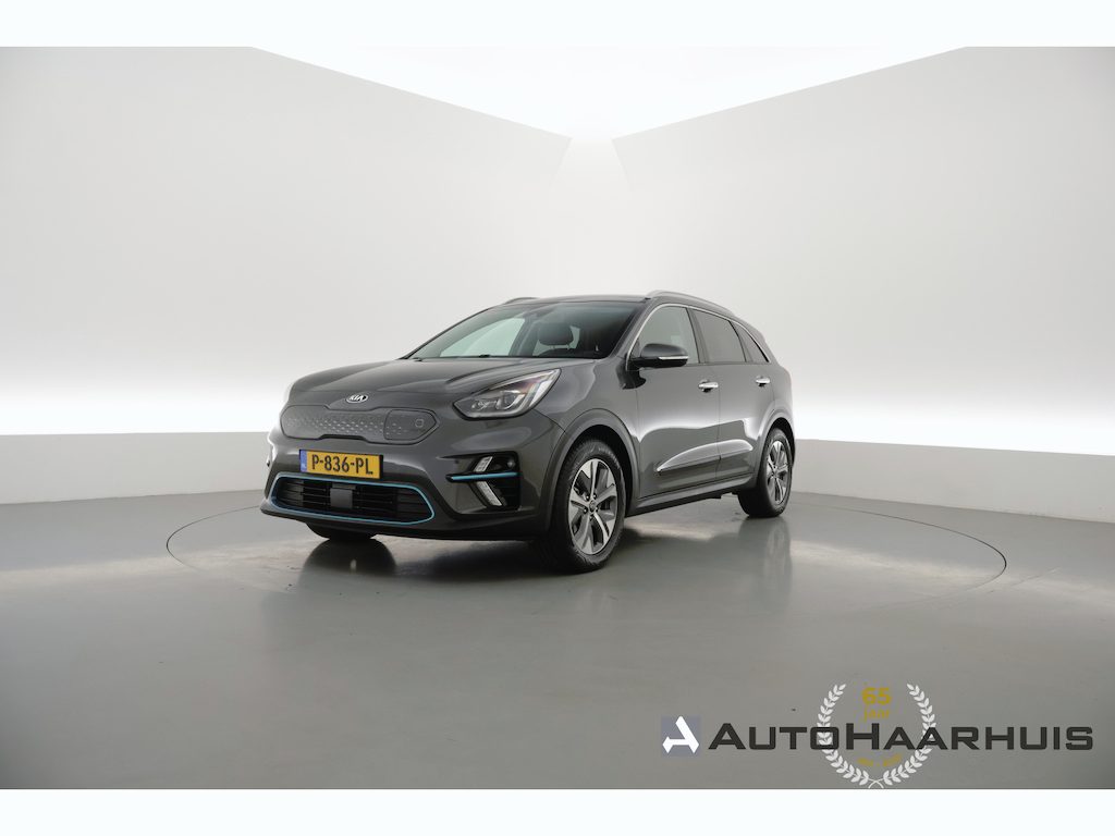 Kia Niro EV e-Niro 64 kWh | SOH 100% | Rijklaar! | Leder | Stoelventilatie | Camera | Adapt. Cruise | All Seasons