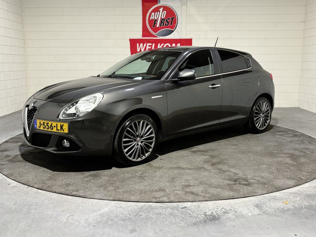 Alfa Romeo Giulietta 1.4 Turbo, Prachtstaat, Goed onderhouden, Leder, Navi, Cruise, Prijs incl. nieuwe apk, beurt en 3 maanden garantie
