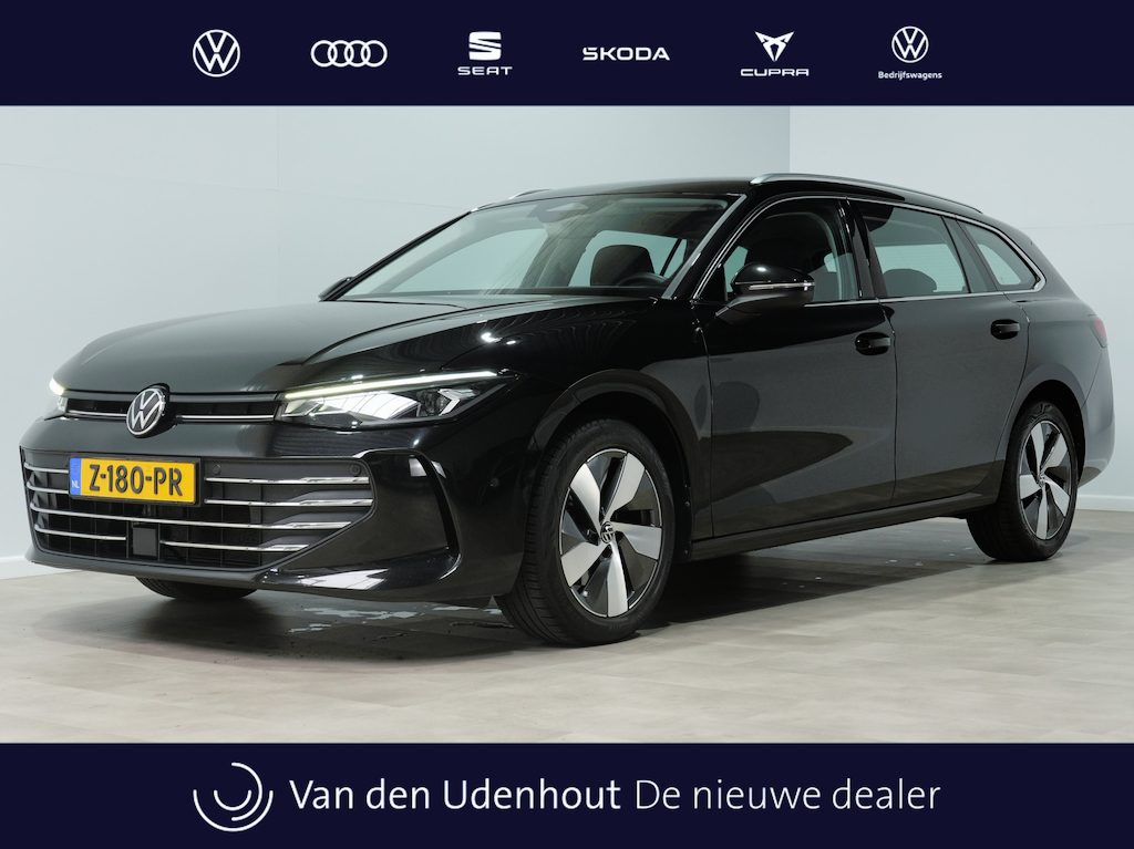 Volkswagen Passat Variant 1.5 eTSI 150pk DSG Business Trekhaak | Massage | Camera | Full-LED