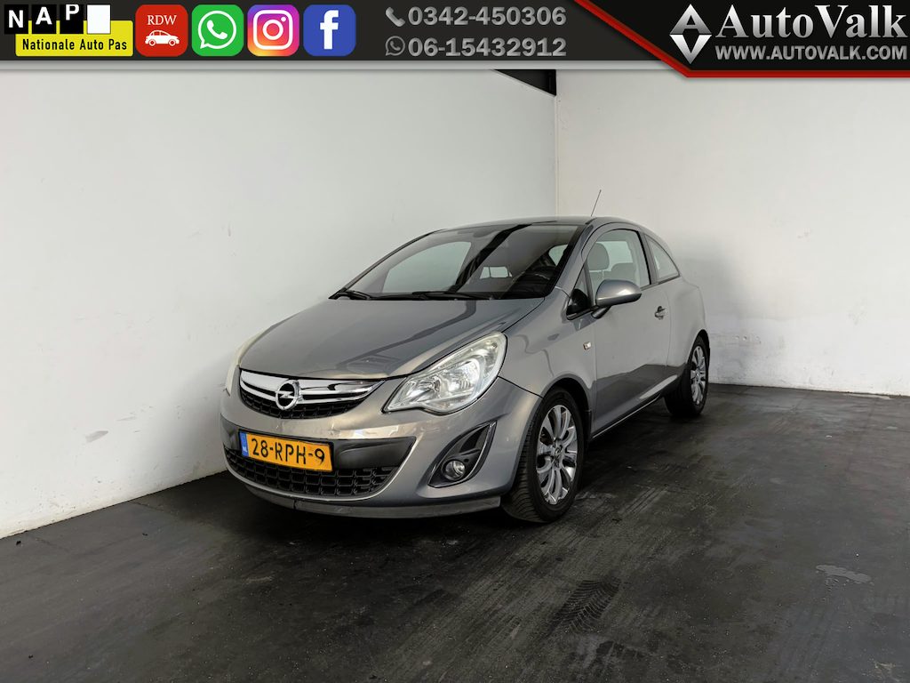 Opel Corsa 1.2-16V Cosmo. Automaat!
