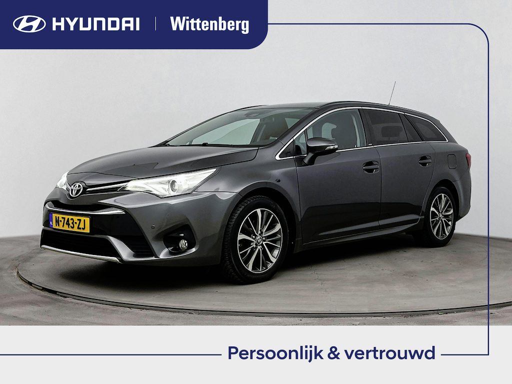 Toyota Avensis Touring Sports 1.8 VVT-i Executive | ALL Season banden| Climate control | Stoelverwarming | Navigatie |