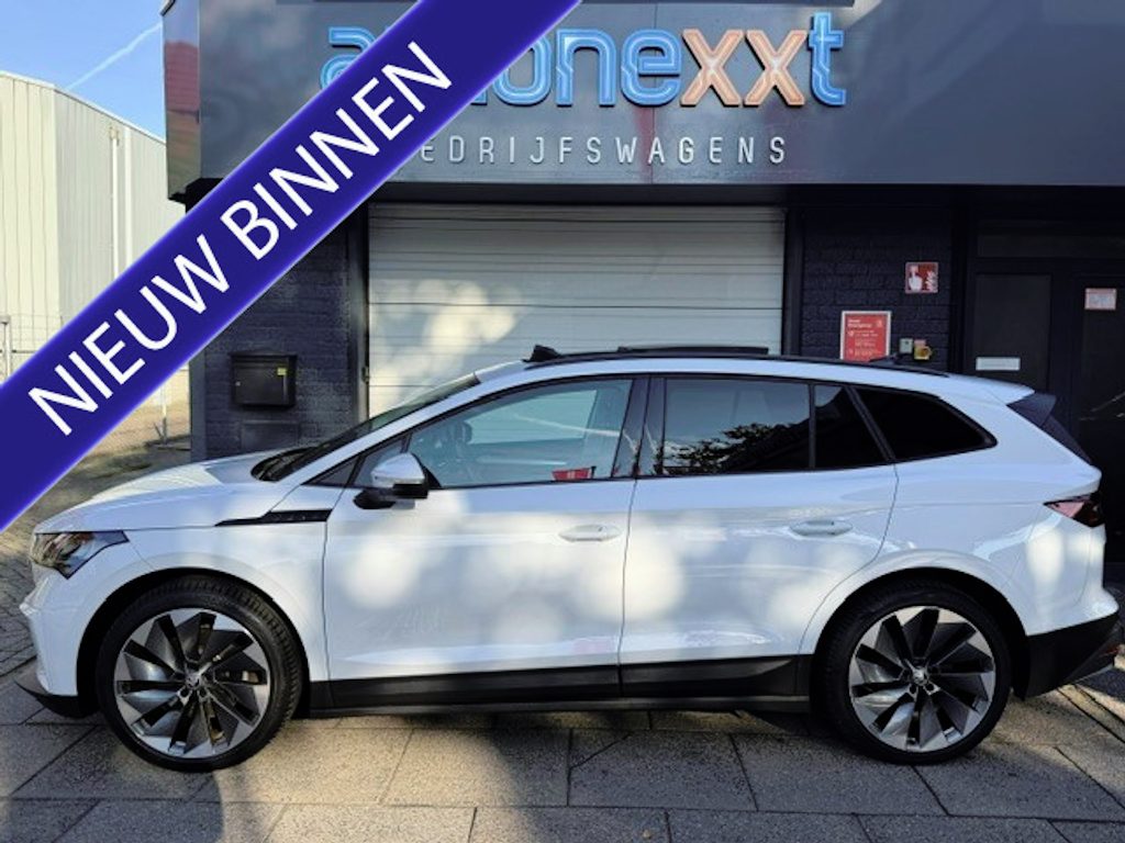 Skoda Enyaq iV 60 Sportline INCL 12 MAANDEN UITGEBREIDE GARANTIE AIRCO I NAV I PDC I CAMERA I SOH 91.5% I SCHUIF/KANTELDAK I 21INCH VELGEN I 1e EIGENAAR I COMPLETE ONDERHOUDSHISTORIE