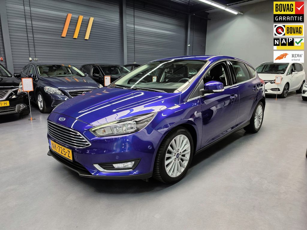 Ford Focus 1.5 Titanium CAMERA AUTOPARK CARPLAY NAP NL AUTO