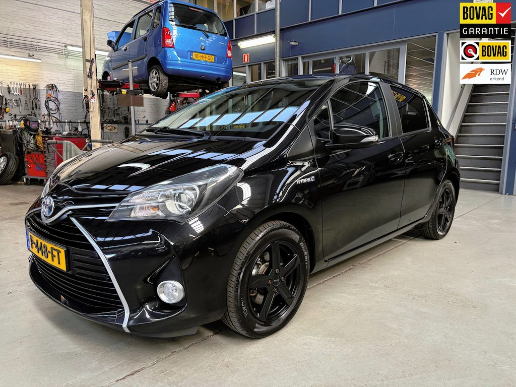 Toyota Yaris 1.5 Hybrid Trend | Afn. trekhaak | Camera | LM velgen | Bluetooth | Getint glas | Rijklaar prijs!