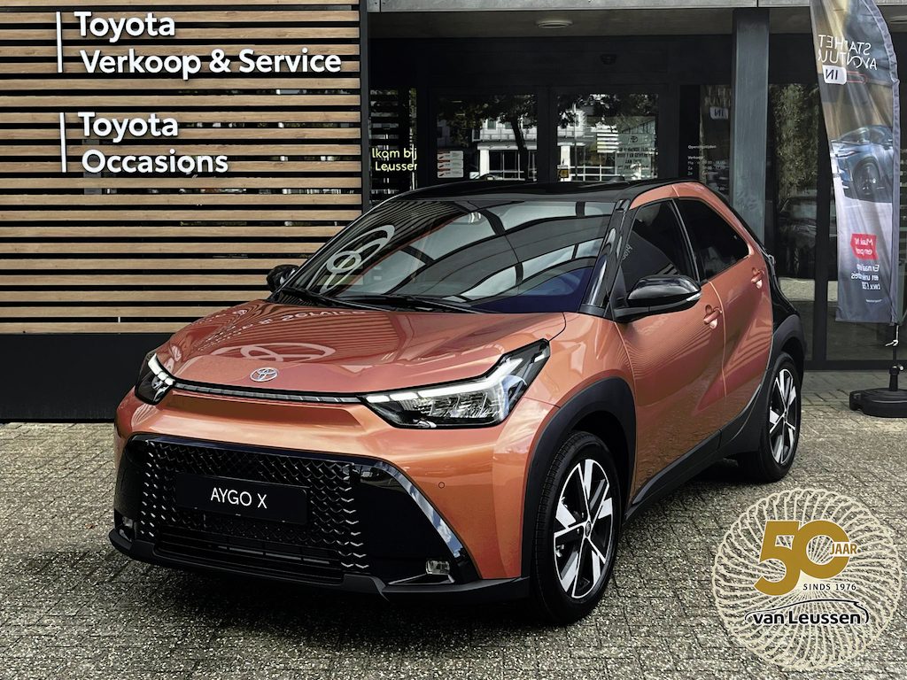 Toyota Aygo X Hybrid 115 pulse APPLE/ANDROID KEYLESS PARK-SENSOR CAMERA CLIMA 17"LMV EL-SPIEGELS PRIVACY-GLASS