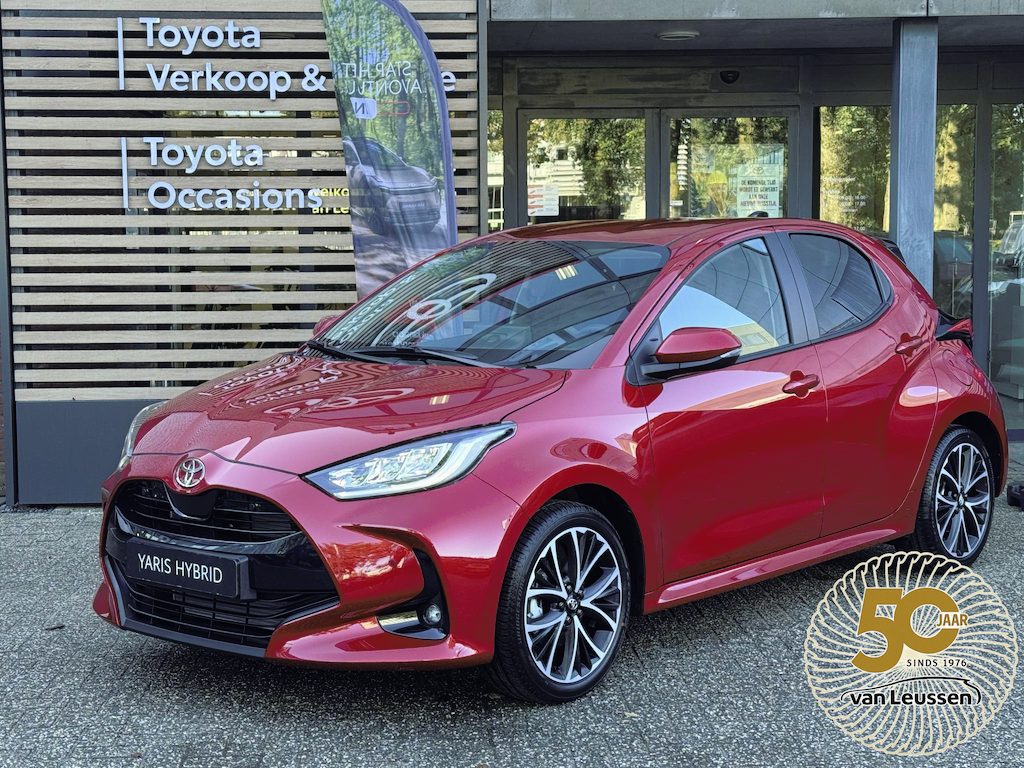 Toyota Yaris 1.5 Hybrid 115 Dynamic STOEL/STUURVERW LED KEYLESS PARK-SENSOREN BLIND SPOT NAVI CAMERA AD-CRUISE CLIMA APPLE/ANDROID 16'' LM-VELGEN
