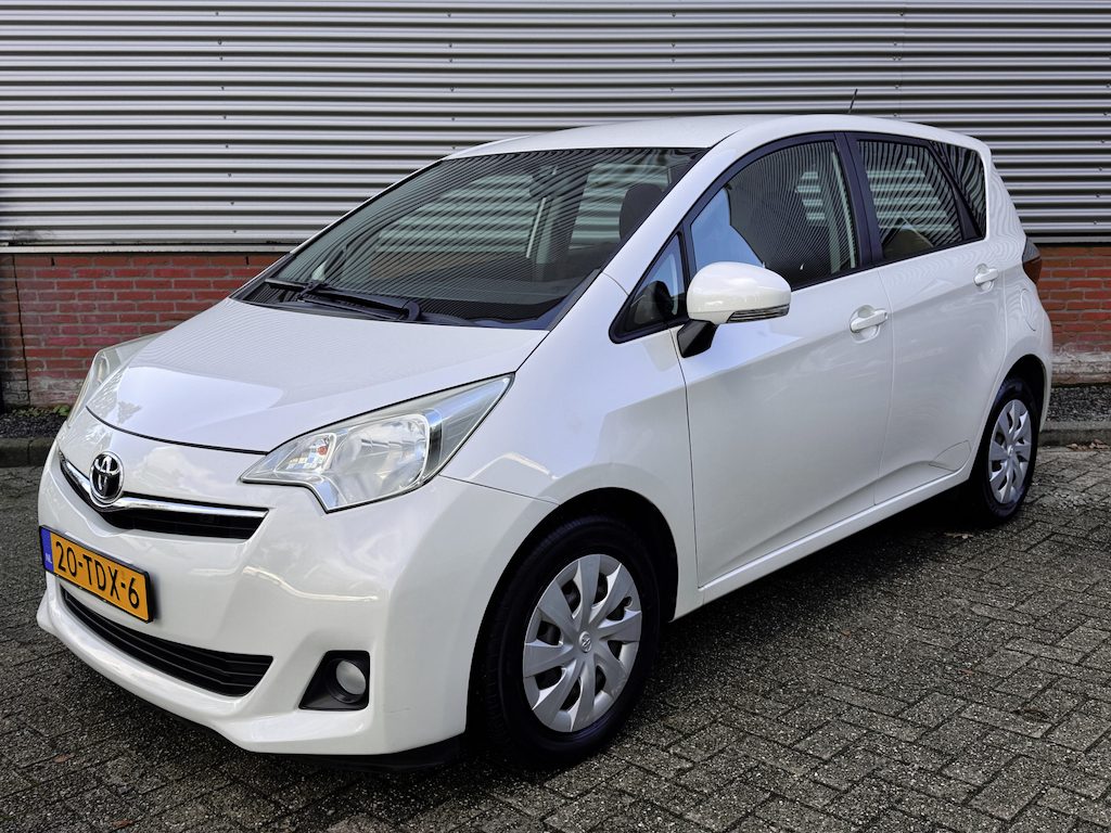 Toyota Verso-S 1.3 VVT-i Aspiration | 1e Eigenaar | Dealer onderhouden | Camera | Navigatie |