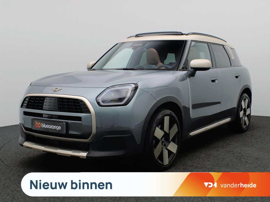 MINI Countryman 1.5 C Favoured XL 170PK Aut. Panoramadak, Trekhaak, Leder, Head-Up Display, Memorystoel, Elektr. Achterklep, 20" LM Velgen, Harman Kardon Audio