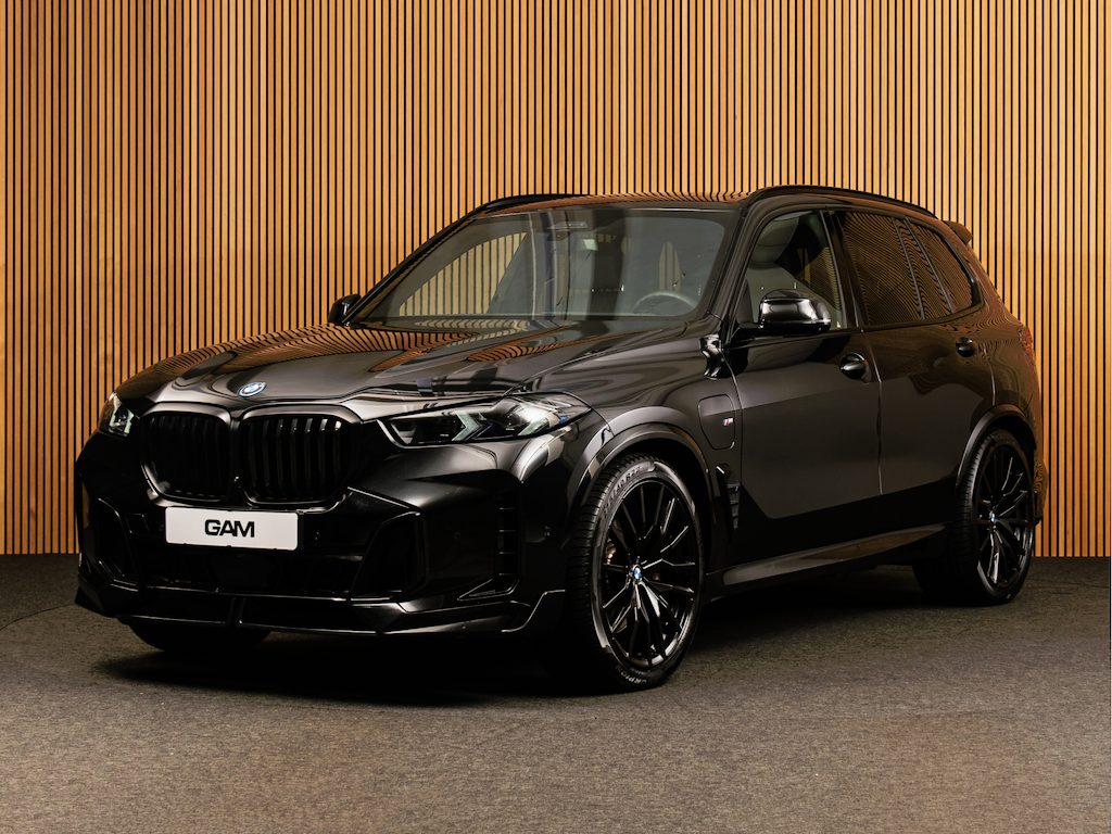 BMW X5 xDrive50e M-SPORT | 22" | SKYLOUNGE | B/W | MASSAGE