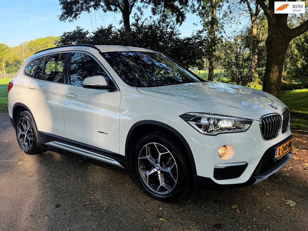 BMW X1 SDrive18i X-line met slechts 61.000km !!