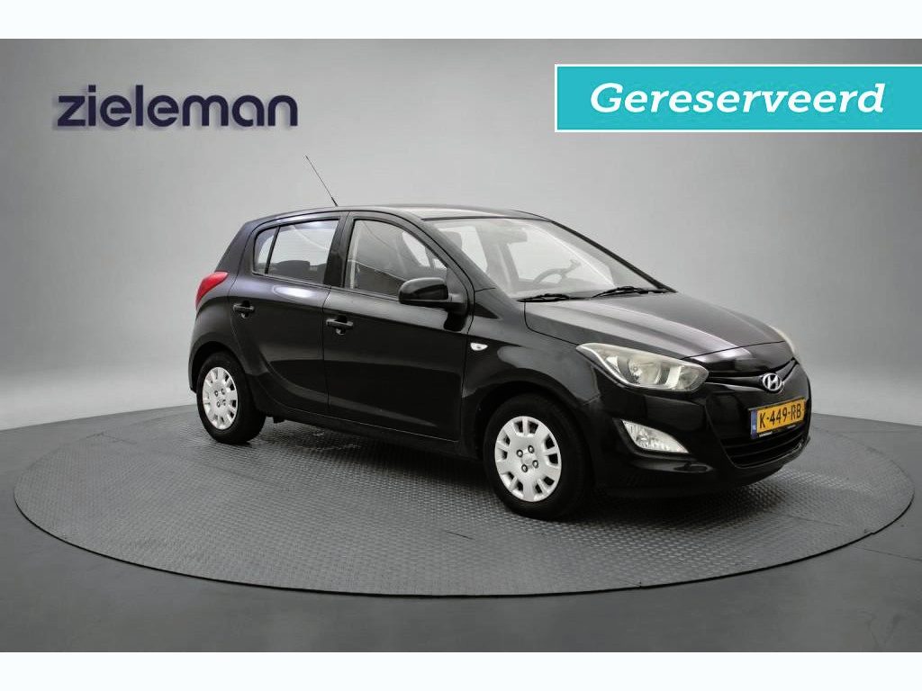 Hyundai i20 1.2i i-Drive 5 Deurs - Airco, Multifunctioneel Stuur, GERESERVEERD