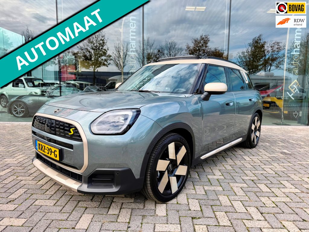 MINI Countryman SE ALL4 Favoured XL 66.5 kWh, 20 inch, Trekhaak, FULL OPTIONS!