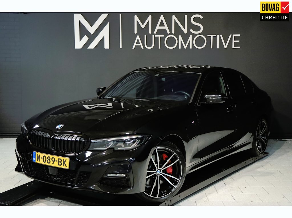 BMW 3-Serie 320e M Sport / ACC / CAMERA / LEDER / CARPLAY / STUUR+STOELVERW