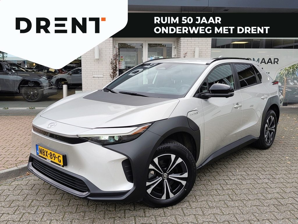 Toyota BZ4X Dynamic 71 kWh | SOH 98,1% | Sensoren v/a | 360 Camera | El. Achterklep
