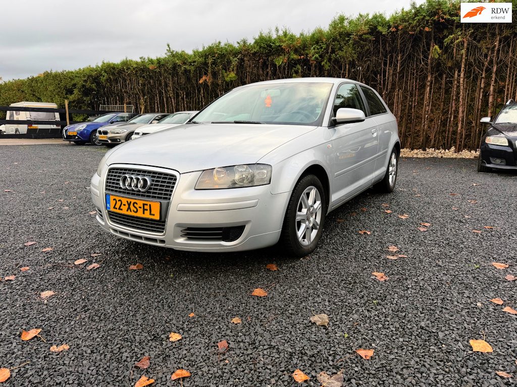 Audi A3 1.6 FSI Attraction Pro Line Business