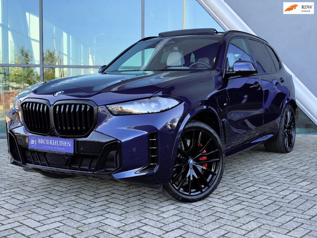 BMW X5 XDrive50e M-Sport Driving Assistant PRO 490pk Iconic Grill / Trekhaak / Softclose / HUD/22 Inc