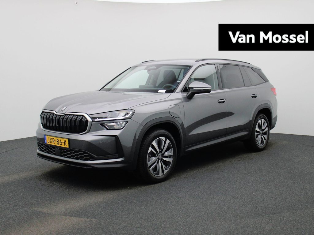 Skoda Kodiaq 1.5 TSI PHEV Sportline Business 204 PK | Automaat | Matrix LED Koplampen | Navigatie | Apple Carplay/Android Auto | Keyless Entry | Climate Control | Adaptive Cruise Control | Parkeersensoren | Elektrische achterklep | Privacy Glass | Stoelverwarming | Lichtmetalen velgen |