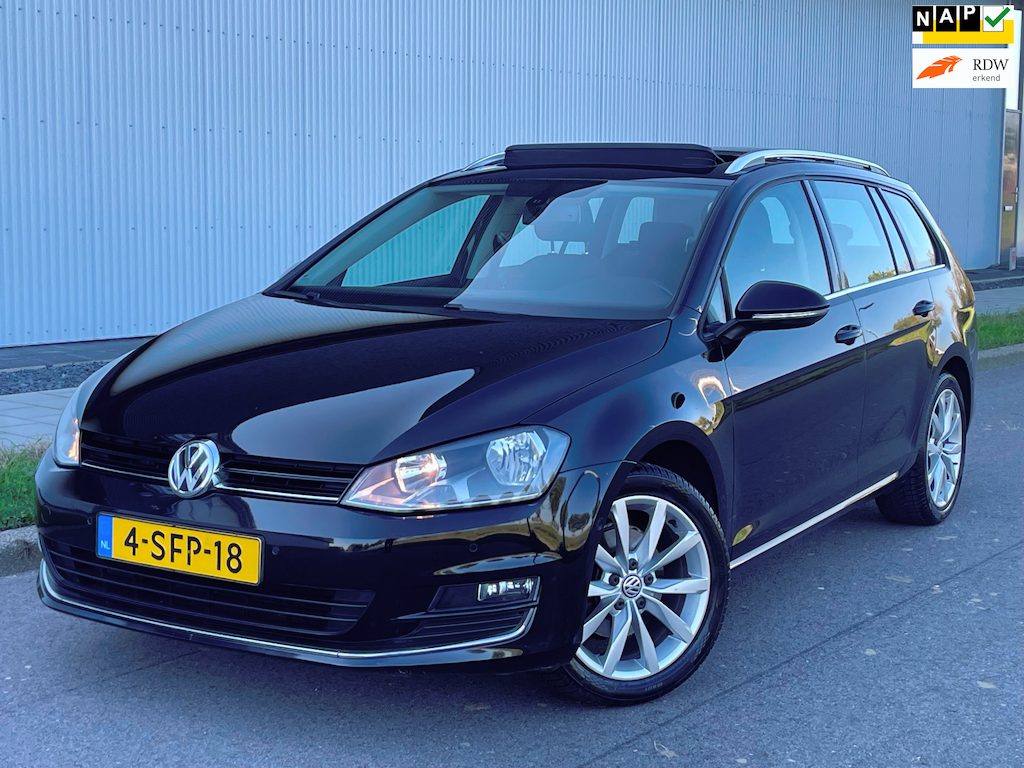 Volkswagen Golf Variant 1.2 TSI Highline Panorama Trekhaak Navi