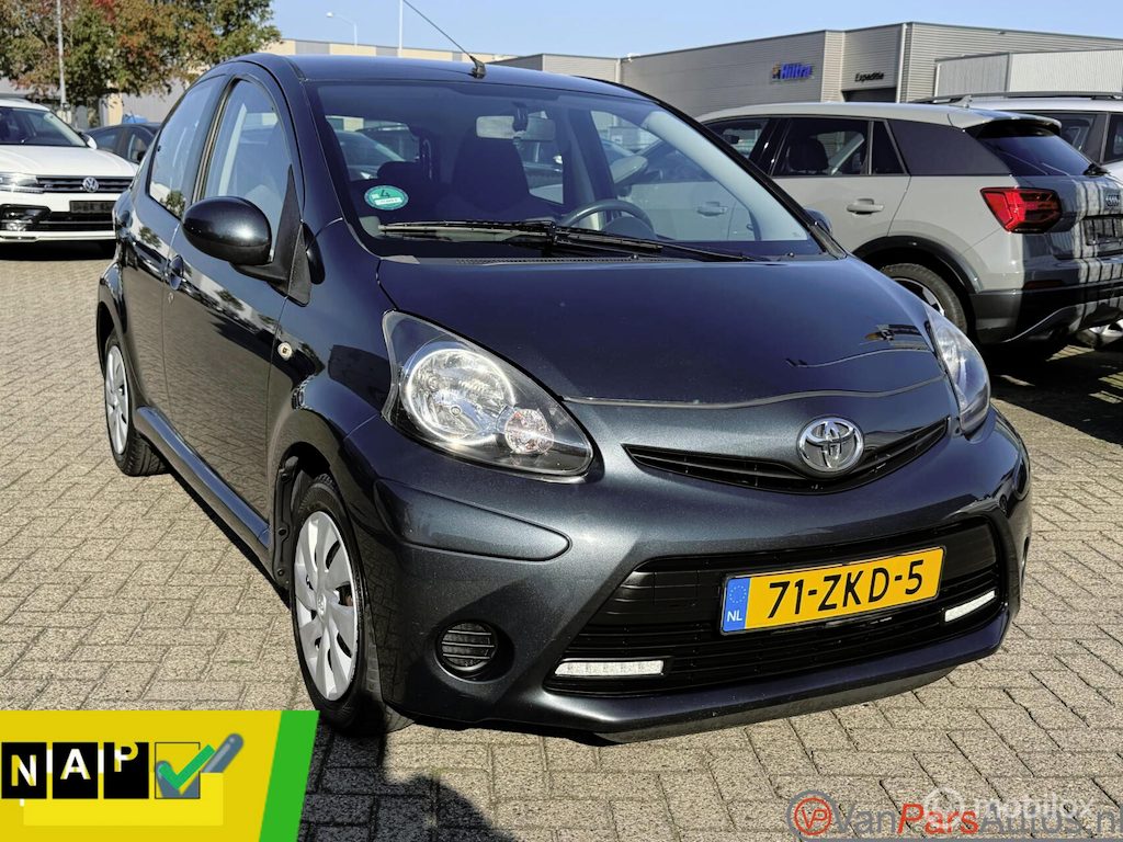 Toyota Aygo 1.0 VVT-i Aspiration,Airco,Led,5drs,dealer onderhouden
