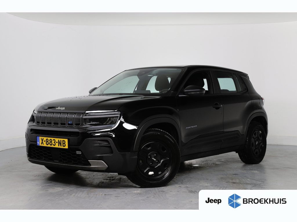 Jeep Avenger 54 kWh | SOH 96% | Dealer Onderhouden! | Warmtepomp | LED | Navi By App | Parkeersensoren | Clima | Keyless | DAB
