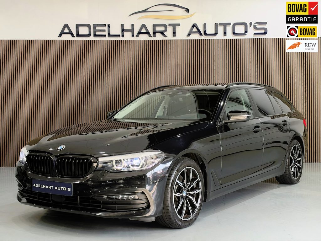 BMW 5-Serie Touring 520i High Executive Automaat Navigatie full map / Lederen interieur / Camera / Elektrische stoelen / etc..