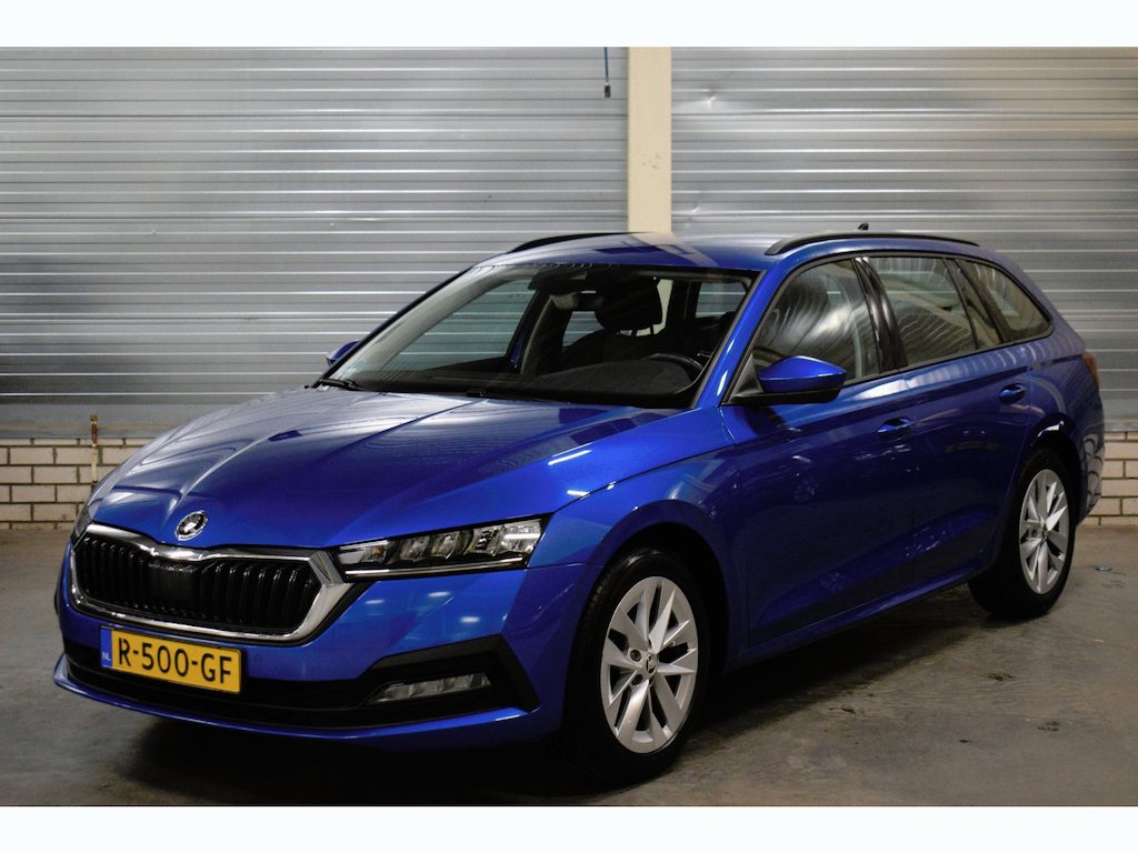 Skoda Octavia Combi 1.0 TSI Business Edition + Apple/Android Carplay|Navigatie|Verwarmd stuurwiel|Parkeersensoren V+A|Trekhaak|