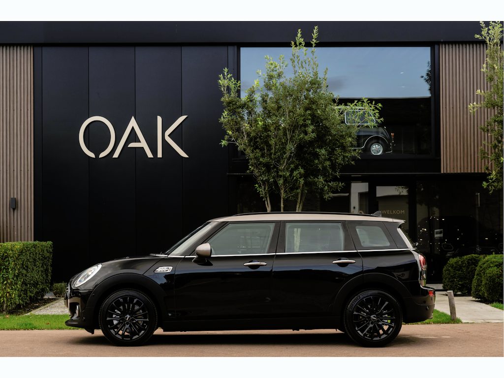 MINI Clubman 1.5 Cooper Chili Aut. | Navigatie | Half Leder | LED | PDC | 17"LM | Midnight Black