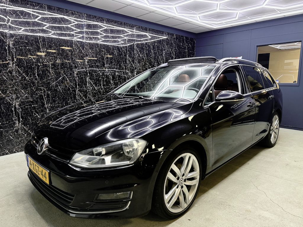 Volkswagen Golf Variant 1.4 TSI Highline PANO / WINTERPAKKET / MASSAGE STOEL...