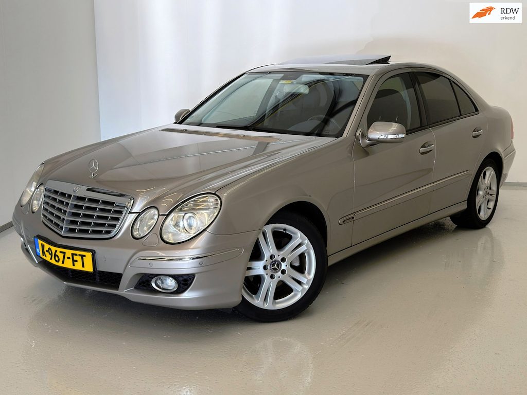 Mercedes-Benz E-klasse 230 Avantgarde / V6 / Schuifdak / Xenon / Trekhaak