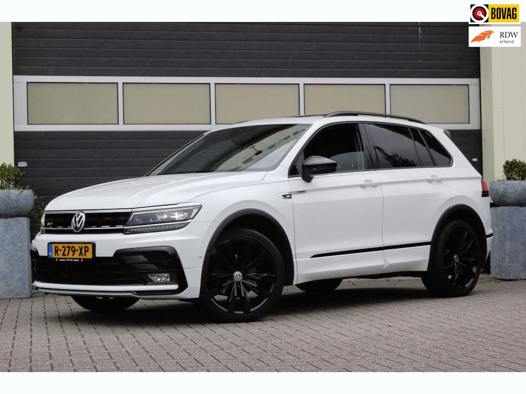 Volkswagen Tiguan 1.5 TSI ACT Highline R | R-Line | Trekhaak | Blackline