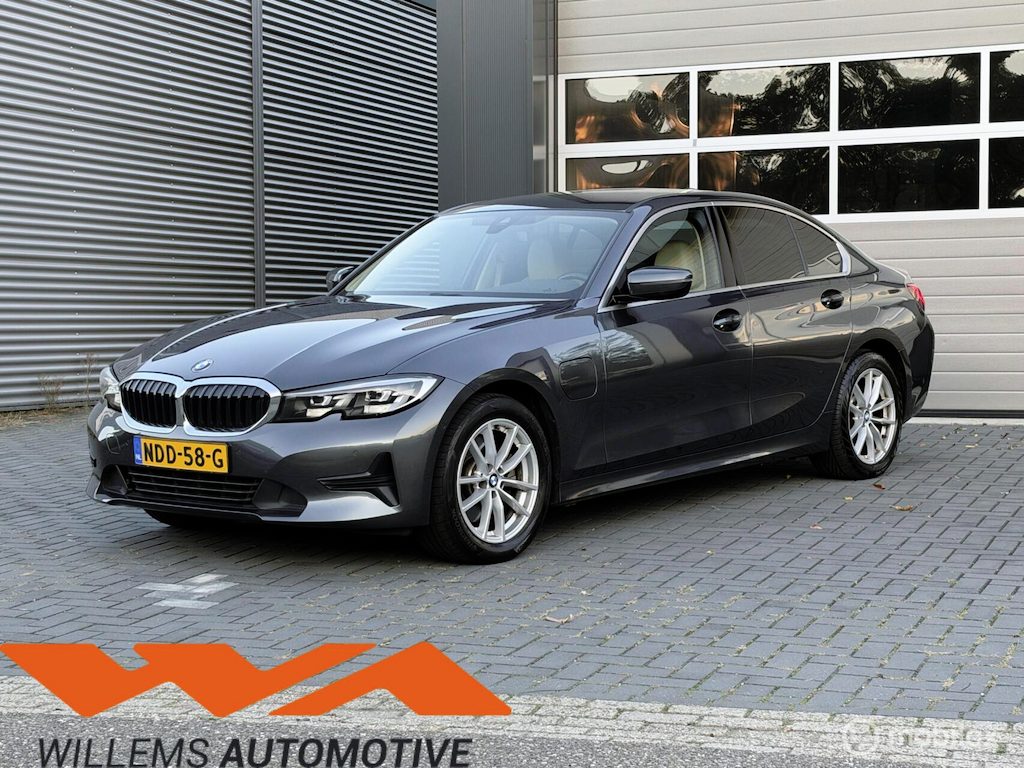 BMW 3-Serie 320e Advantage M-Sport|Leder|Carplay|Trekhaak