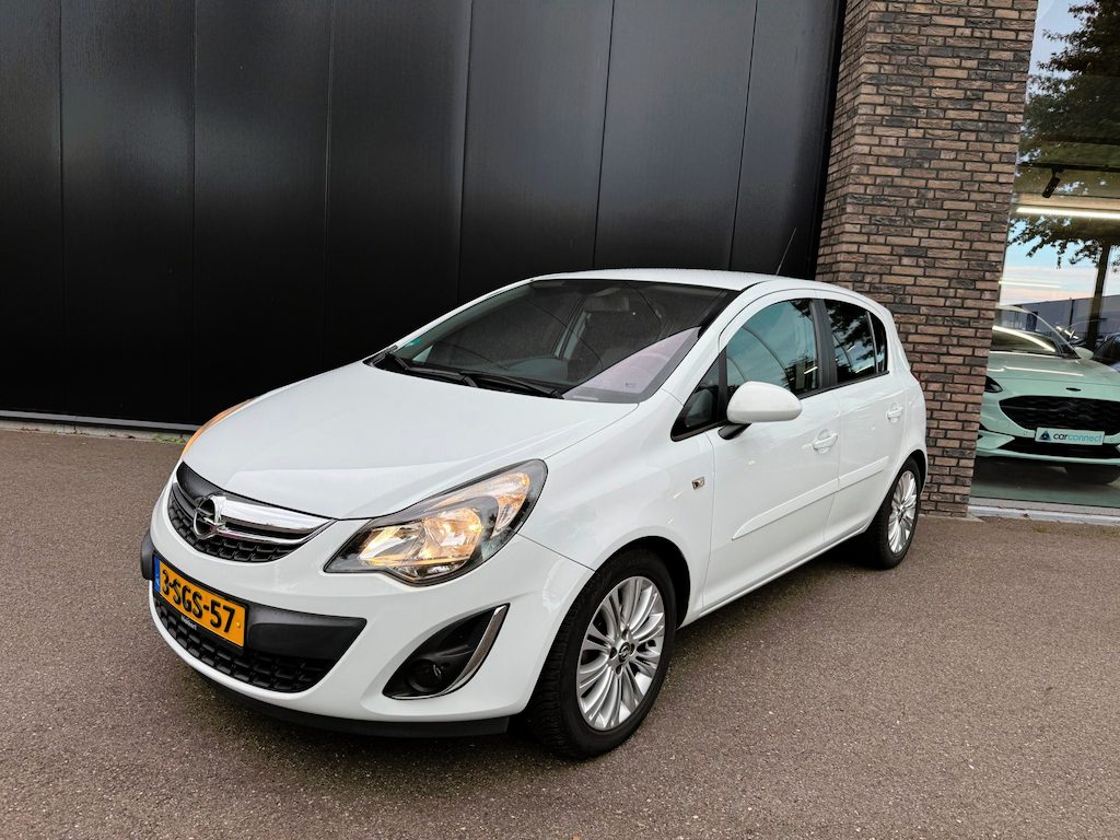 Opel Corsa 1.4-16V Cosmo Radio/CD, Cruise, PDC achter, Bluetooth etc. etc.