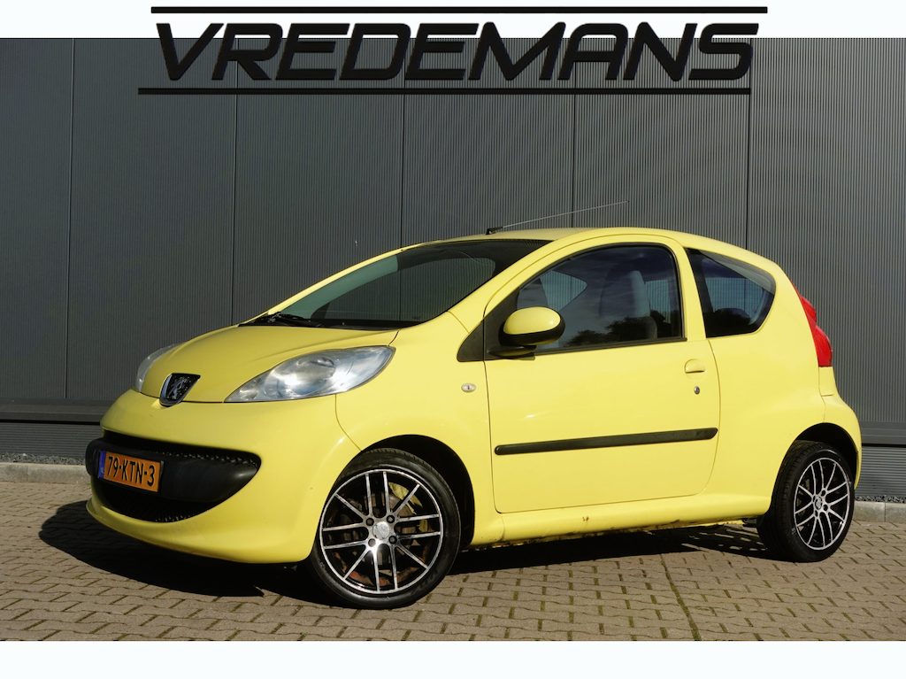 Peugeot 107 1.0-12V XR