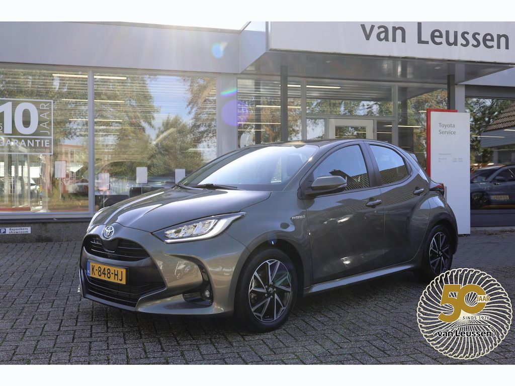Toyota Yaris 1.5 Hybrid Dynamic NL-AUTO LM-VELGEN AD-CRUISE LED EL-RAMEN APPLE/ANDROID AFN-TREKHAAK SMART-KEY